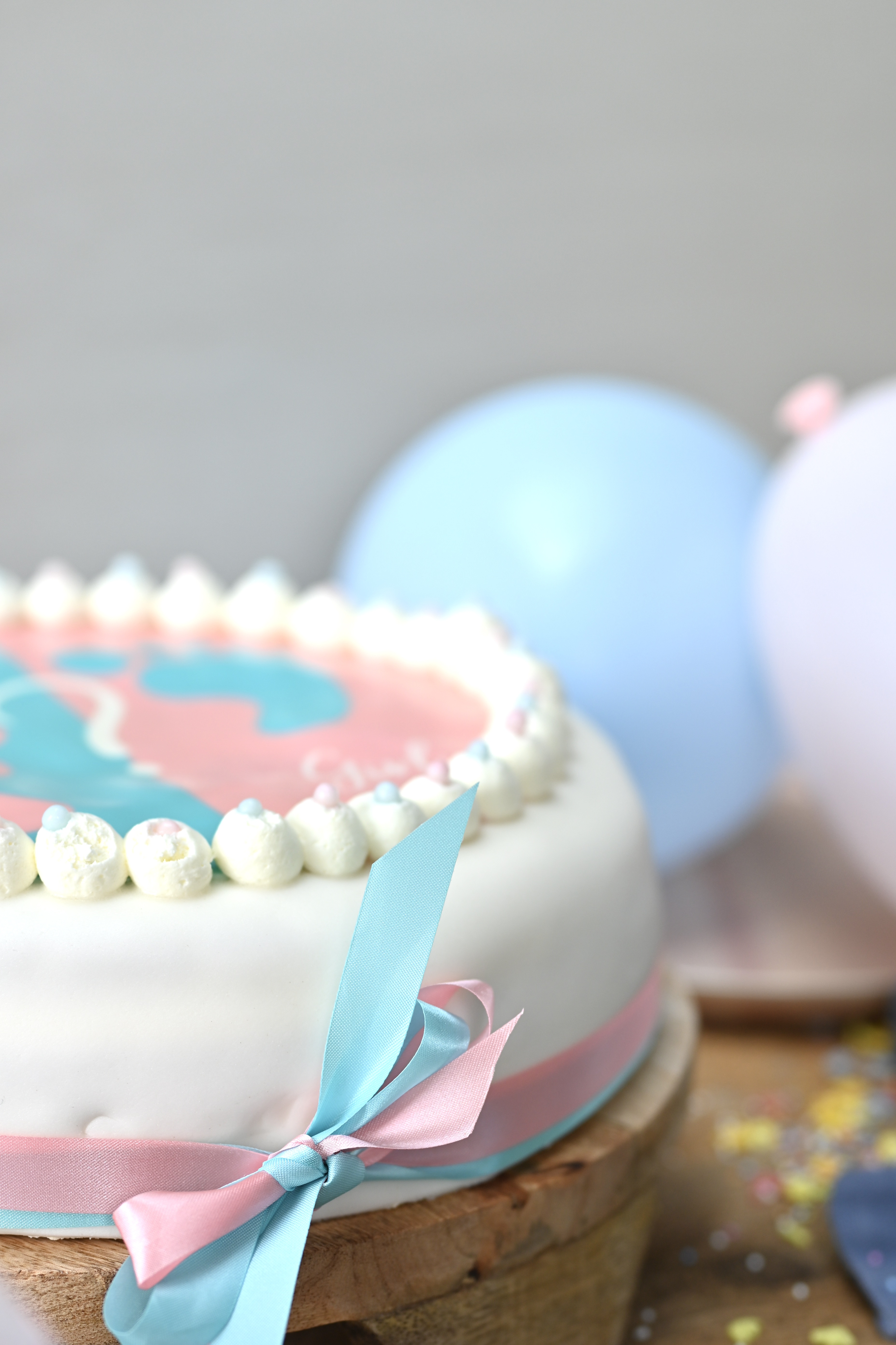 Gender reveal taart