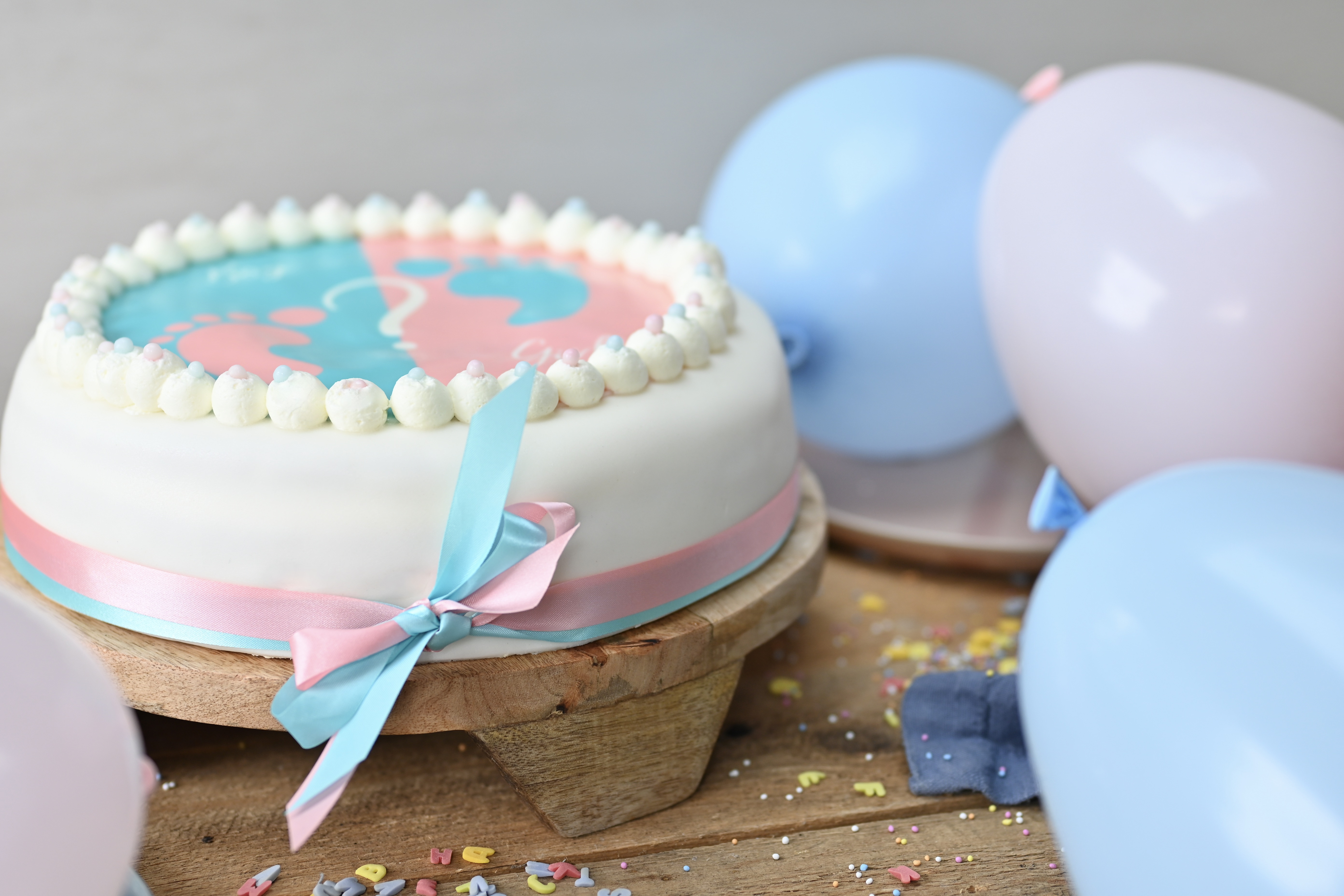 Gender reveal taart