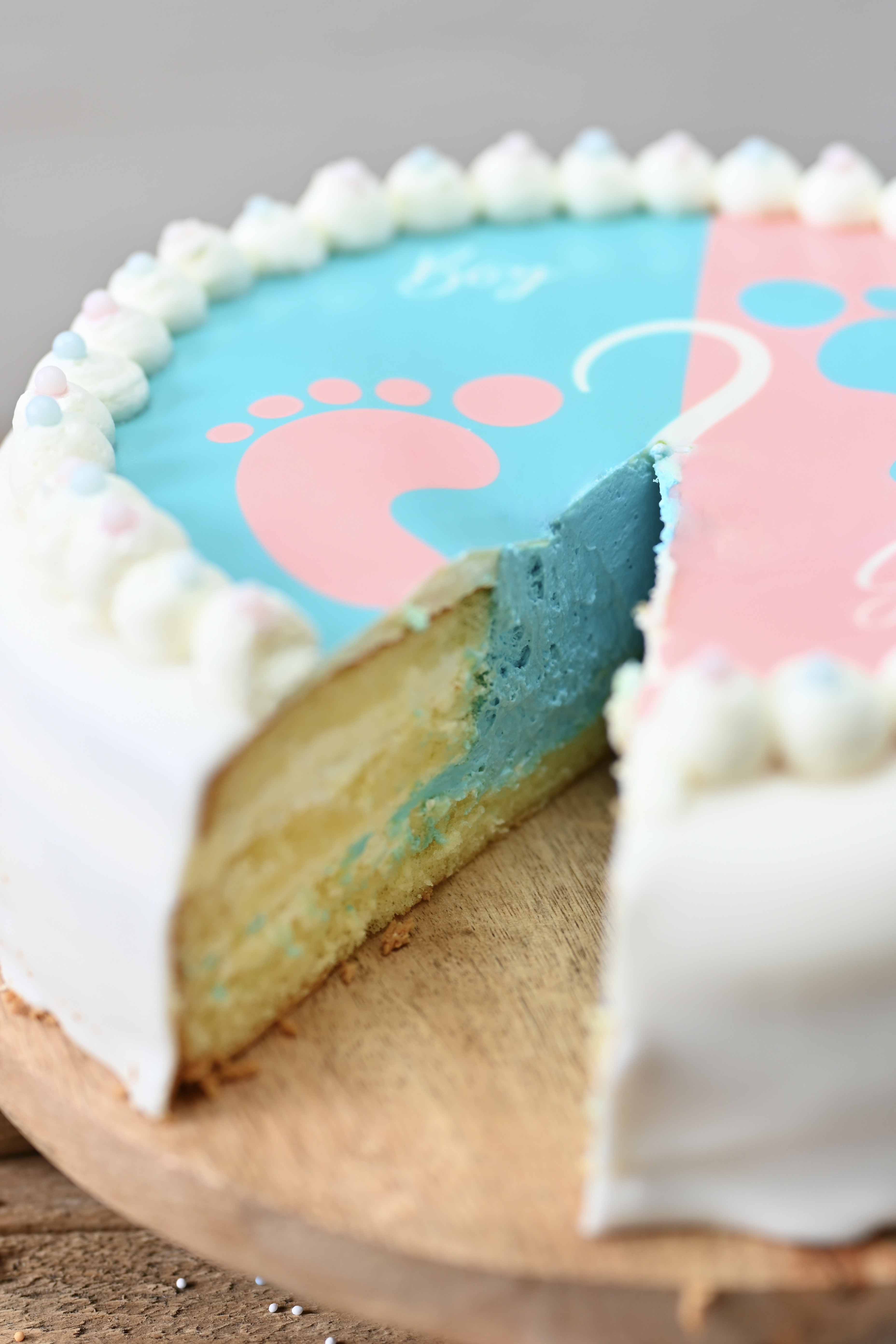 Gender reveal taart