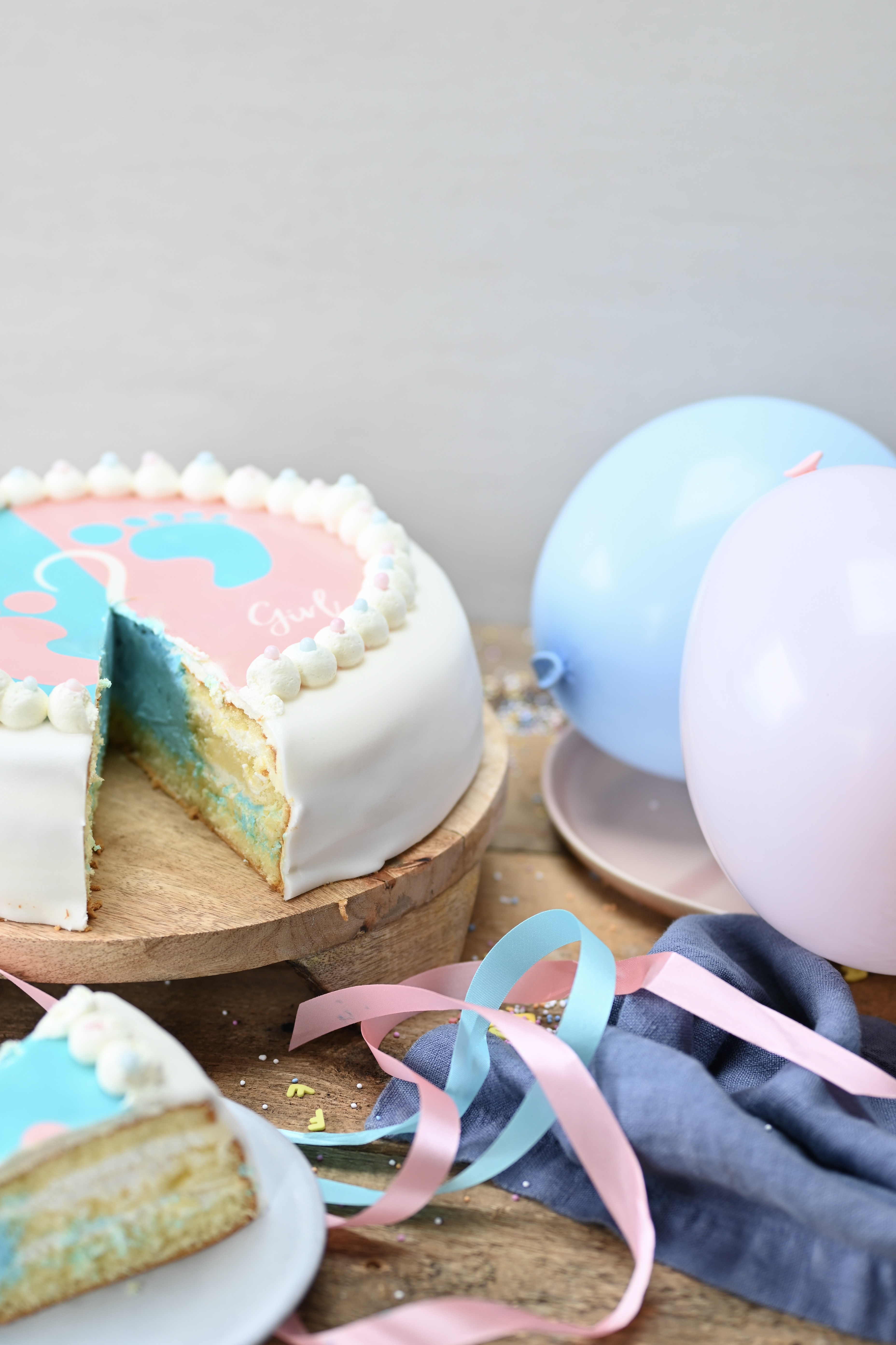 Gender reveal taart