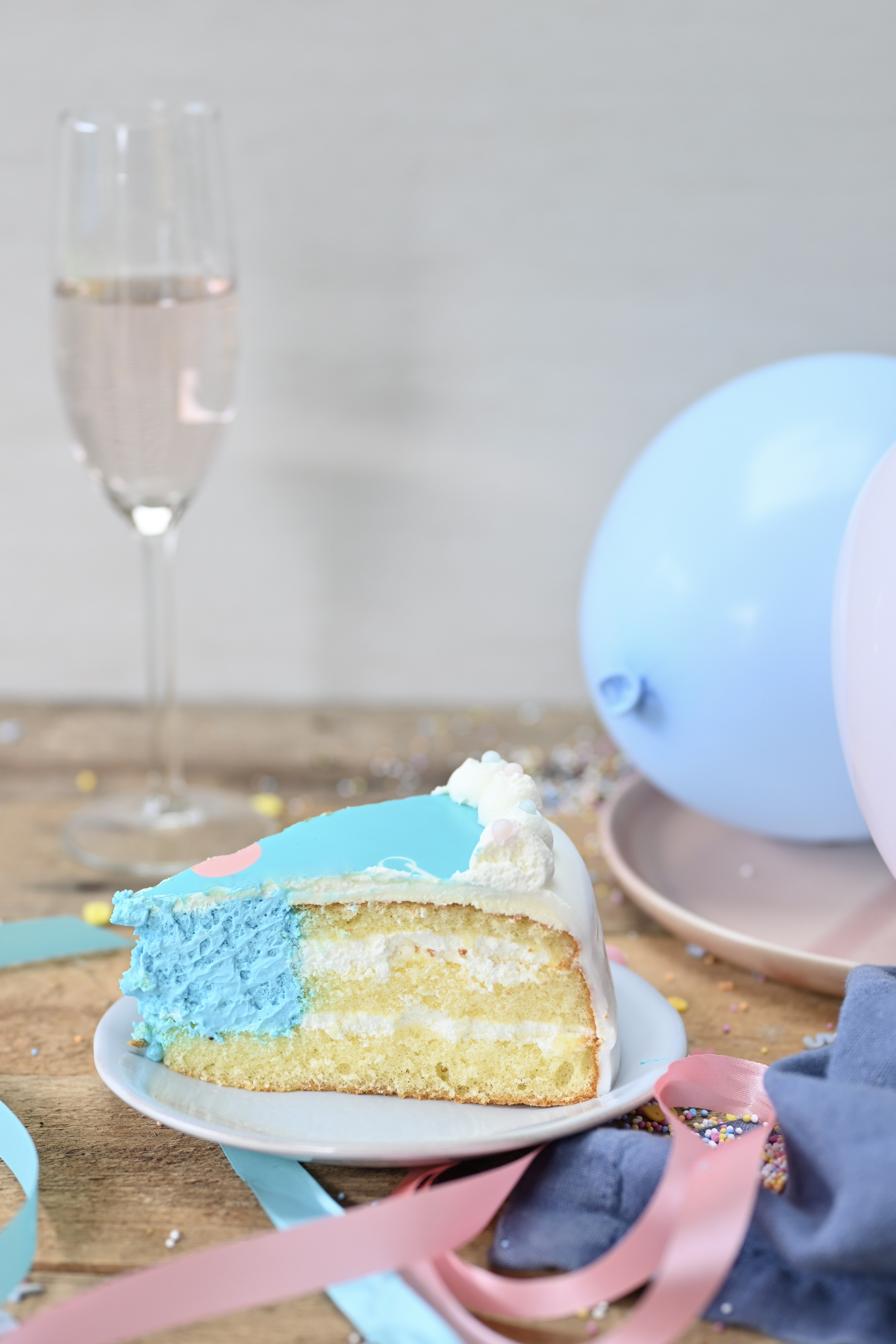 Gender reveal taart