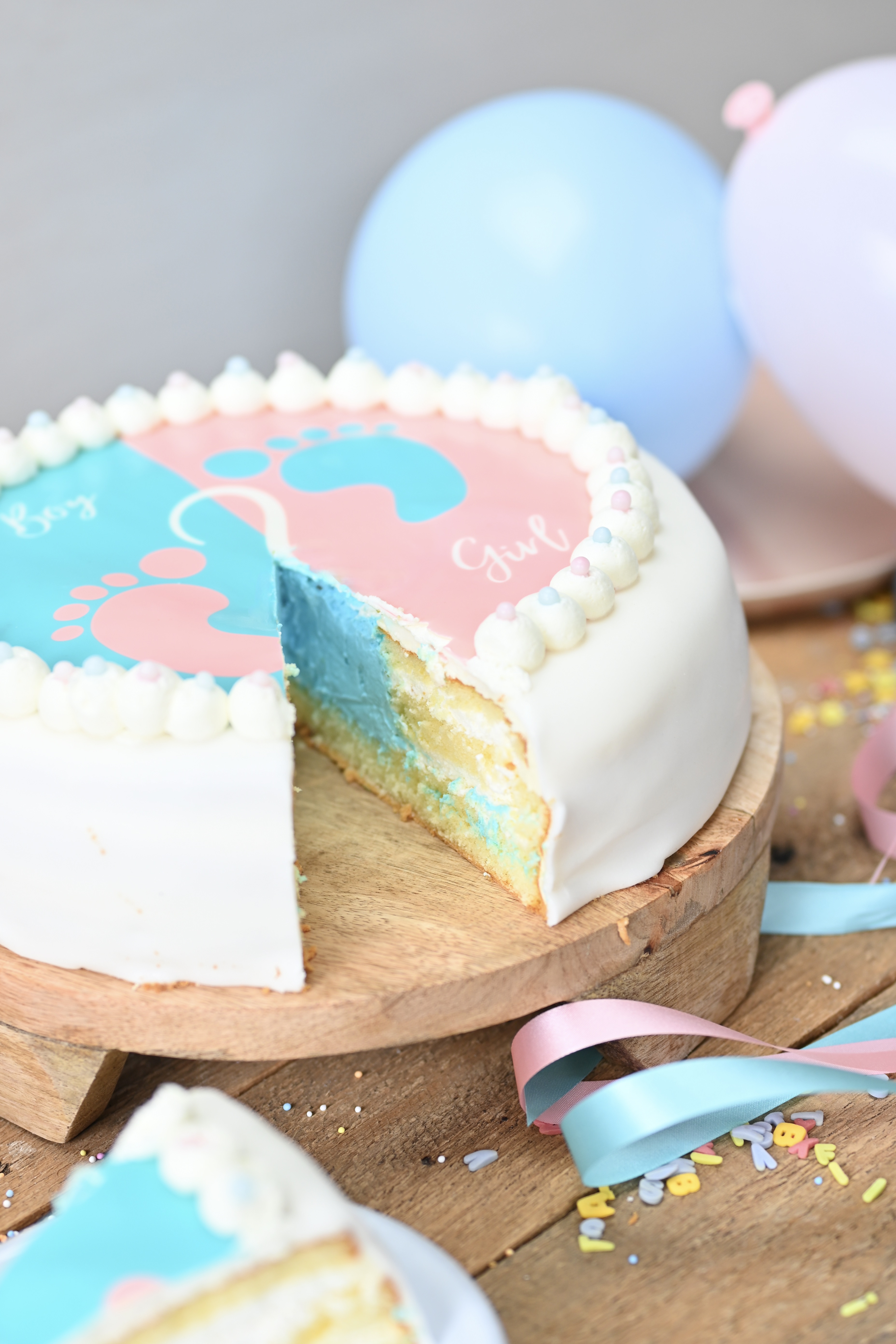 Gender reveal taart