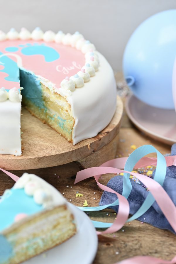 gender reveal taart