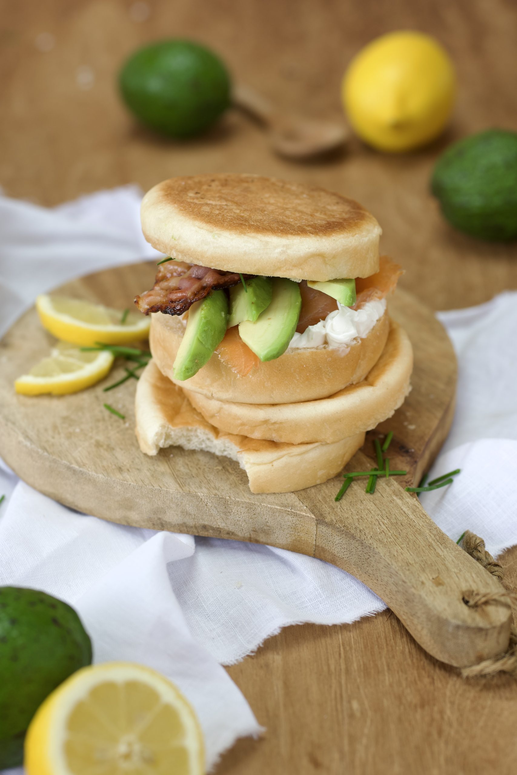 RECIPE: BUN WITH SALMON AND AVOCADO | Bakkerij van Heeswijk
